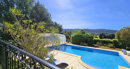 Beautiful private villa with large swimmingpool