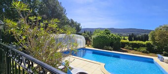Beautiful private villa with large swimmingpool
