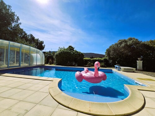 Schöne private Villa mit großem Pool