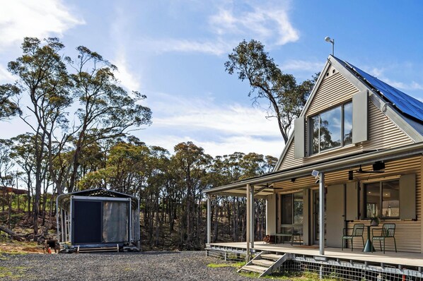 Exterior - Rural retreat on the doorstep of the Macedon Ranges (Macedon)