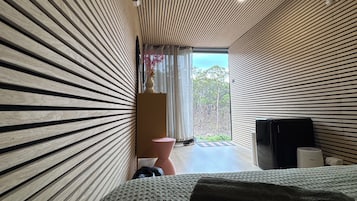 4 bedrooms, desk, iron/ironing board, free WiFi