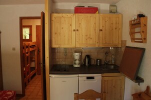 Refrigerador, microondas, horno, lavavajillas