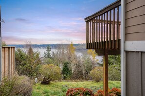 Property grounds - Cozy Bremerton Home with Water Views (Bremerton)