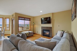 TV connectée, cheminée