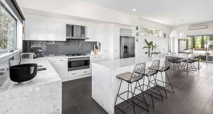 Stylish getaway near beach with stunning sunsets