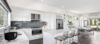 Stylish getaway near beach with stunning sunsets