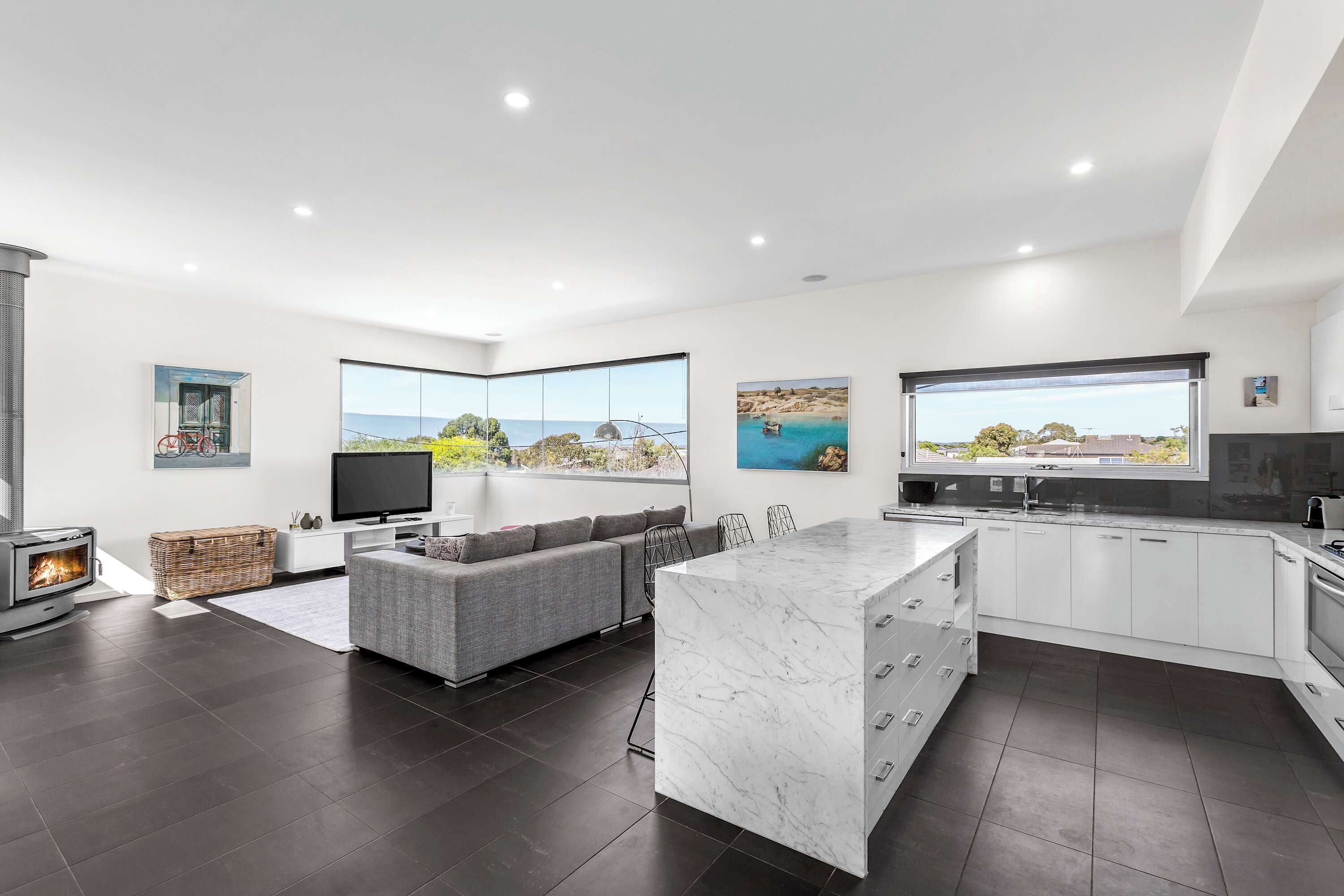 TV, fireplace, offices