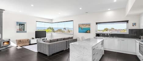 TV, fireplace, offices