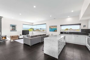 TV, fireplace, offices