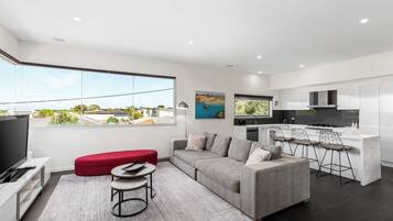 TV, fireplace, offices