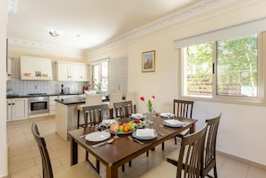 Villa - Villa Meli With 3 Bedrooms and 3 Bathrooms (Paralimni)