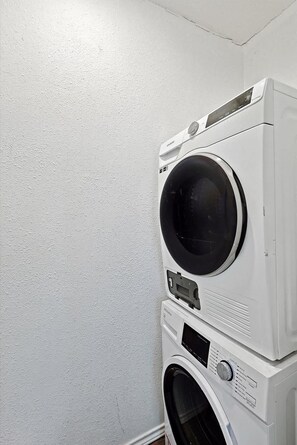 Interior - Comfy Loft 8min from Downtown FW (Fort Worth)