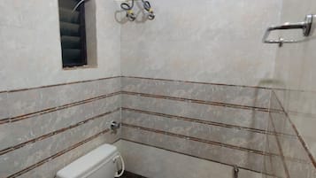 Premium Double Room, 1 Bedroom, City View | Bathroom