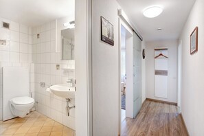 Dusch, hårtork och handdukar