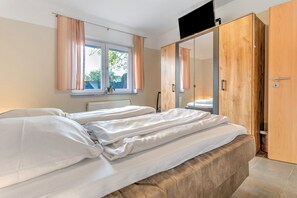 1 habitación, tabla de planchar con plancha, wifi gratis y ropa de cama 