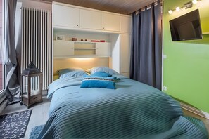 1 bedroom, free WiFi, bed sheets