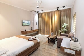 Deluxe Room, Balcony, Mountain View | Free WiFi - Rumuk Boutique Resort (Dhanaulti)
