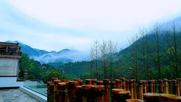 Desk, blackout curtains, free WiFi