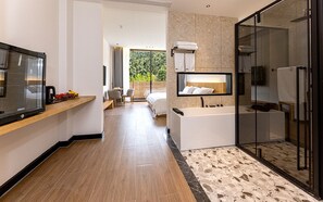 Habitación básica doble, vistas a la montaña | Escritorio, cortinas opacas, wifi gratis