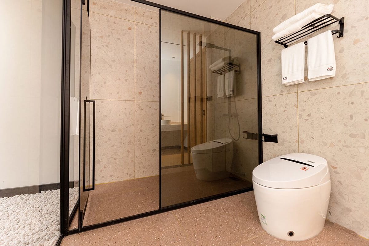 Premier Quadruple Room, Mountain View | Bathroom