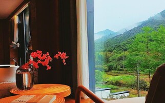 精品三人房, 山景 | 露台