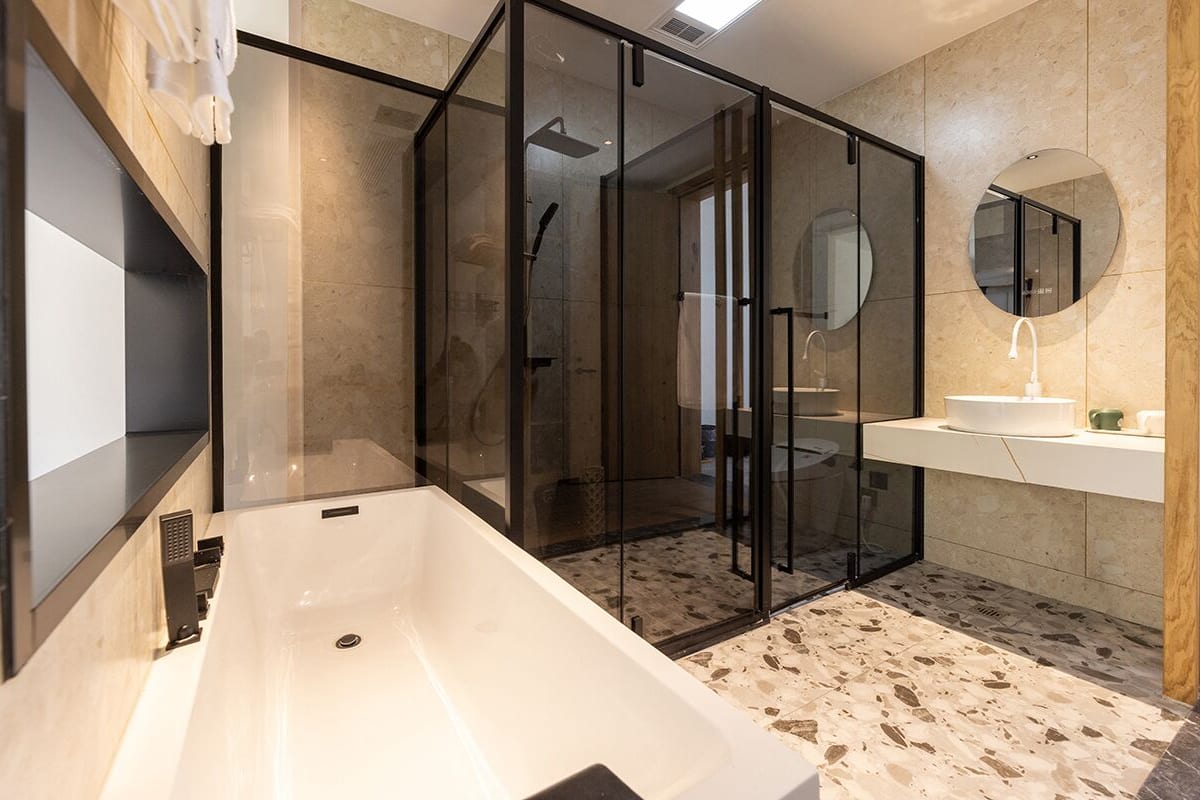 Basic Double Room, Mountain View | Bathroom