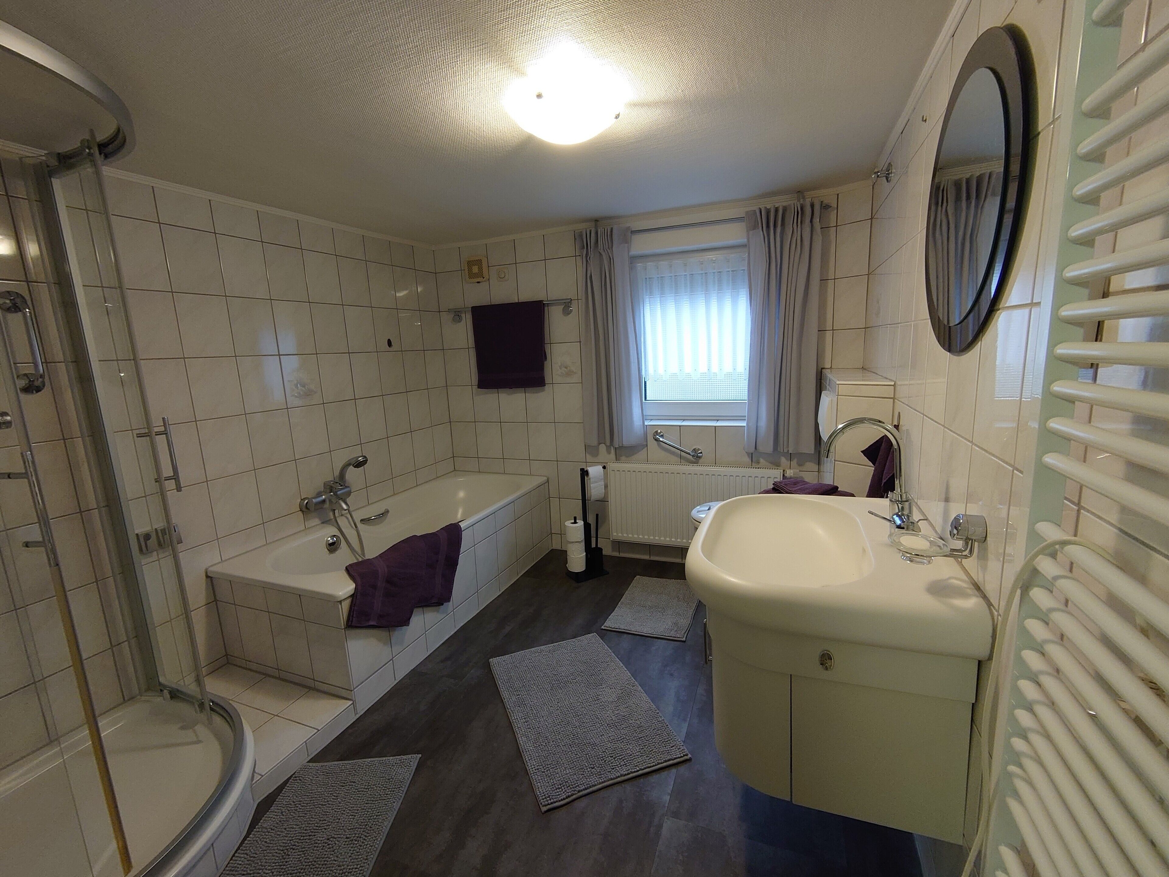 Een douche, handdoeken