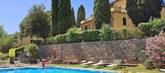 Villa Farnetta Grande: A spacious and welcoming three-story villa located in the heart of the Val d'Orcia, with Free WI-FI.