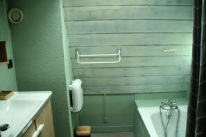 Apartemen | Kamar mandi
