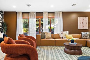 テレビ、書斎 / ワークスペース