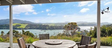 تناول الطعام بالخارج