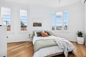 7 bedrooms, iron/ironing board, WiFi, bed sheets
