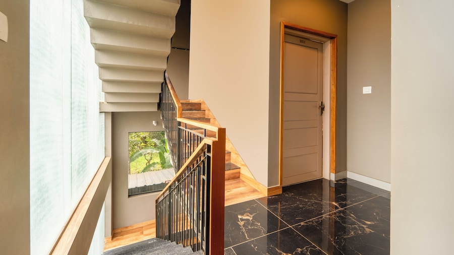 Treebo MR Motel, 10 Mins To Airport