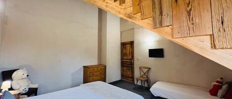 1 bedroom, WiFi, bed sheets