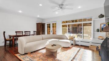 Télévision, cheminée