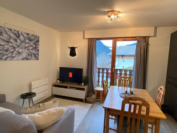 Apartment | Living room - Amarillys AM9 Telecabine & Mountain 4 Pers (Chatel)
