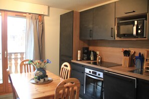 Appartement | Cuisine privée | Réfrigérateur, micro-ondes, four, lave-vaisselle