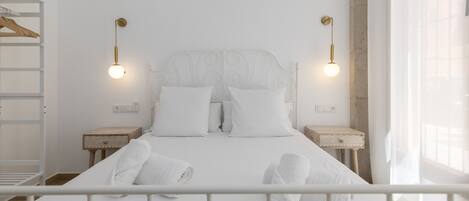 Iron/ironing board, free WiFi, bed sheets, wheelchair access