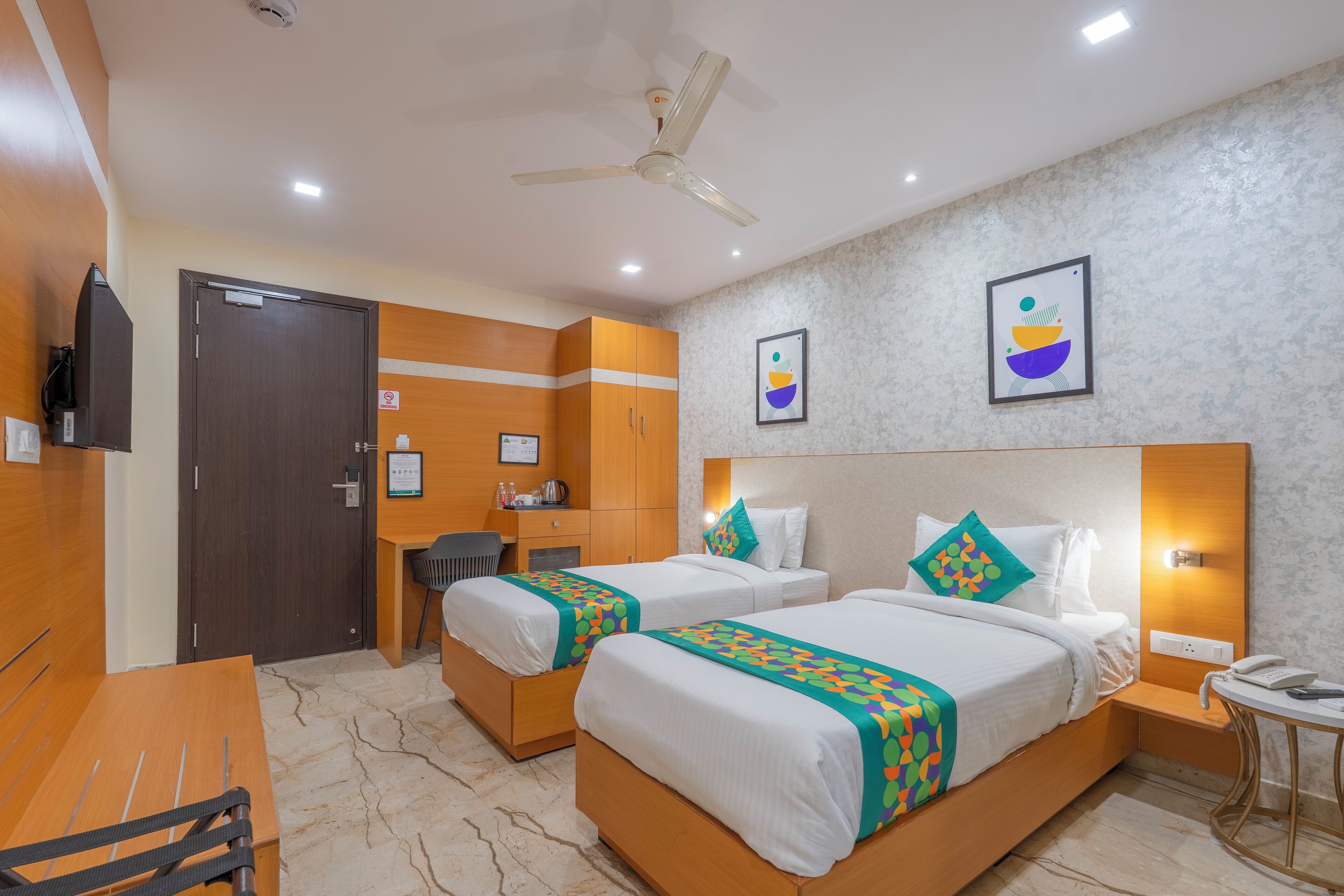 Deluxe Room | Individually furnished, desk, blackout drapes, iron/ironing board