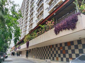 Exterior - Amerta Room Apartemen Mutiara by Cocotel (Bekasi)