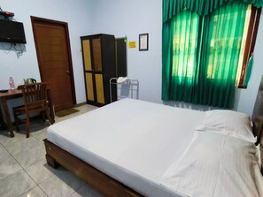 Deluxe Double Room | Free WiFi - Hotel Mustika Syariah (Blora)