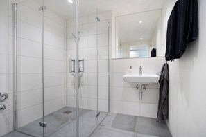 Shower, towels