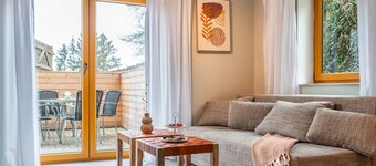 Apartment 'Donauliebe' with Private Terrace, Shared Garden and Wi-Fi