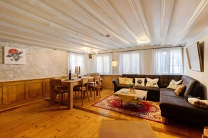 Interior - Holiday Apartment 'Im Strumpfweberhaus' with Private Terrace and Wi-Fi (Schiltach)