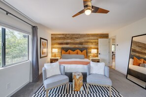 3 Schlafzimmer, Schreibtisch, Bügeleisen/Bügelbrett, Reisekinderbett