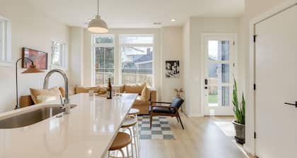 Stunning New Build in East Nash | Minutes to Broadway | The Stage by AvantStay