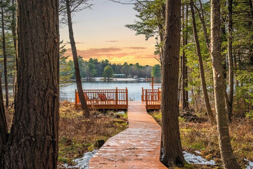 Waterfront • Priv Dock, Hot Tub, Game Room | Lakeview Sunset Heaven by AvantStay