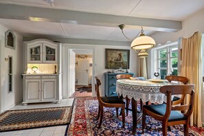 Dining - Vacation home 'Poppenstuuv', idyllic baroque fairytale garden, sauna, parking, Wi-Fi (Stadum)