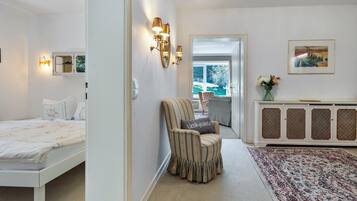 6 slaapkamers, een strijkplank/strijkijzer, gratis wifi, beddengoed