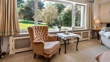 Télévision, jeux vidéo, lecteur de DVD, chaßne hi-fi